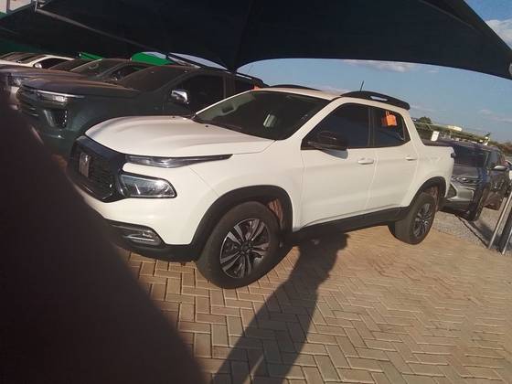 FIAT TORO 1.3 TURBO 270 FLEX FREEDOM AT6 FIAT TORO 1.3 TURBO 270 FLEX FREEDOM AT6